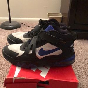 black blue and white nikes